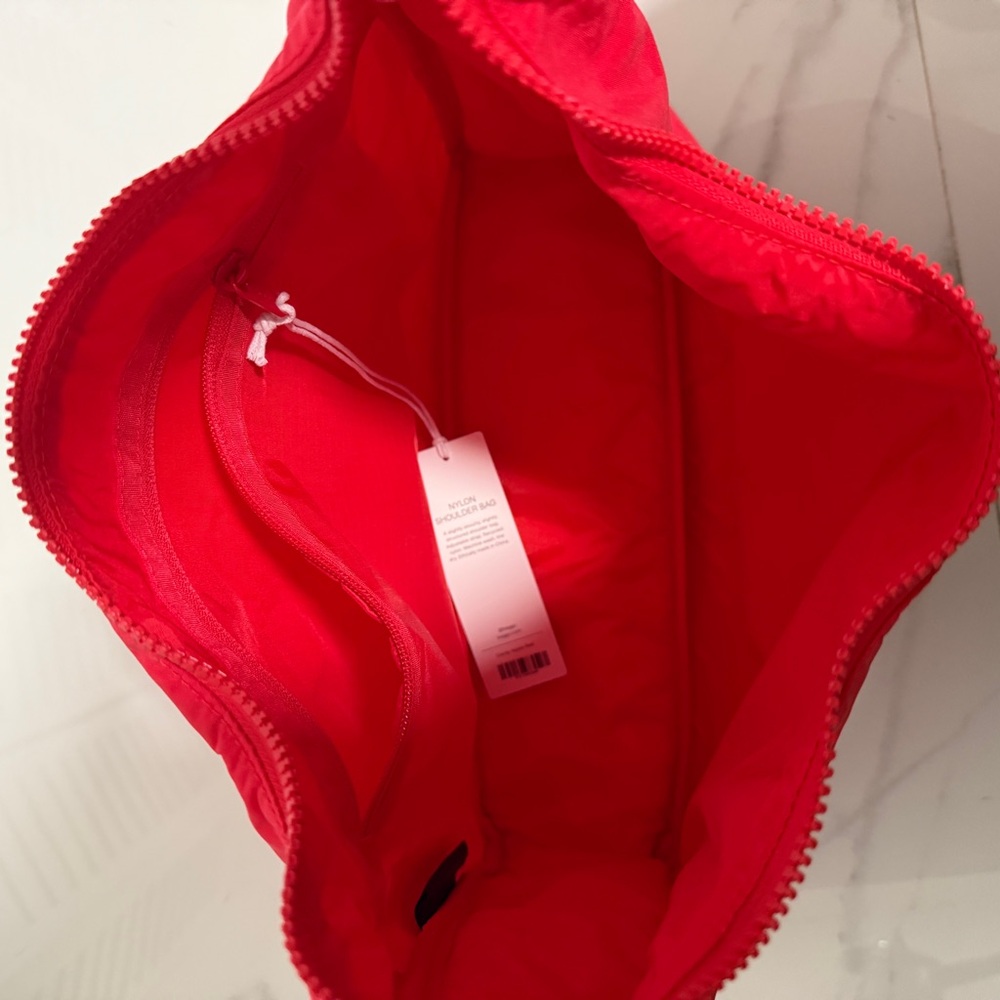 BAGGU NWT Nylon Shoulder Bag - Picture 7 of 10